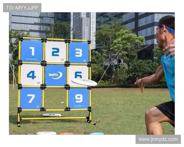 广州飞盘队与上海飞盘队赛后复盘分析双方配合与战术执行的关键要素